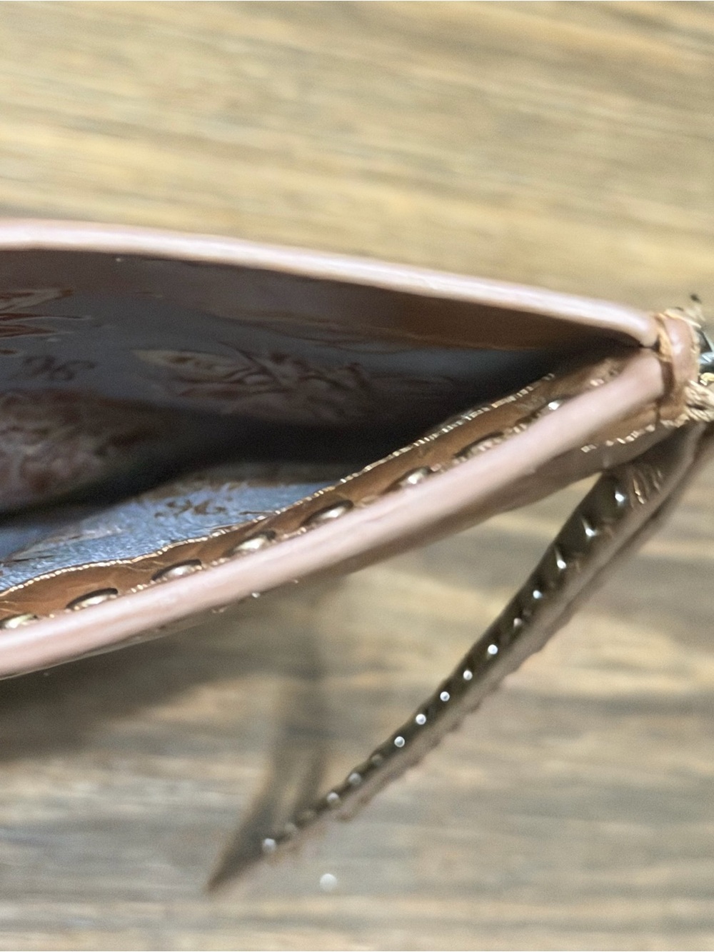 HOBO Leather Crossbody Wristlet Pouch Taupe/Gold Blush Studded Minimalist Bag - Picture 5 of 12